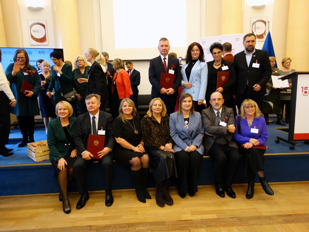 zdjecie z wręczenia Krajowych Certyfikatów Przedszkole Promujące Zdrowie i Szkoła Promująca Zdrowie